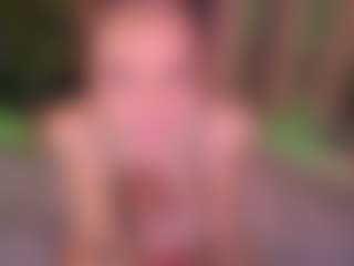 Bllowjoyy's Live Sex Cam Show