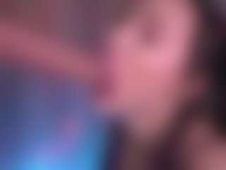 Bllowjoyy's Live Sex Cam Show