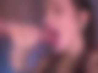 Bllowjoyy's Live Sex Cam Show