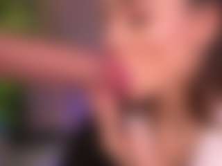 Bllowjoyy's Live Sex Cam Show
