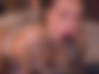Bllowjoyy's Live Sex Cam Show