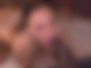 Bllowjoyy's Live Sex Cam Show