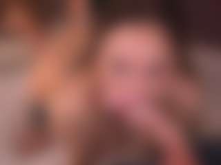 Bllowjoyy's Live Sex Cam Show