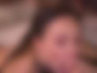 Bllowjoyy's Live Sex Cam Show