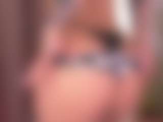 Bllowjoyy's Live Sex Cam Show