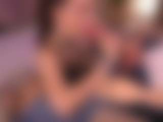 Bllowjoyy's Live Sex Cam Show
