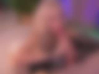Bllowjoyy's Live Sex Cam Show