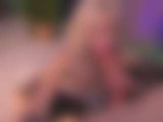 Bllowjoyy's Live Sex Cam Show