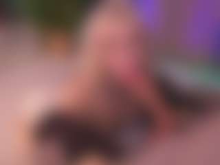 Bllowjoyy's Live Sex Cam Show