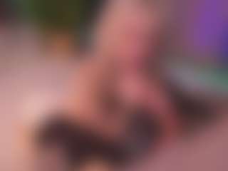 Bllowjoyy's Live Sex Cam Show