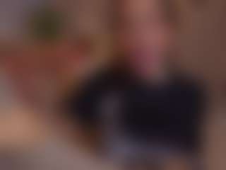Bllowjoyy's Live Sex Cam Show