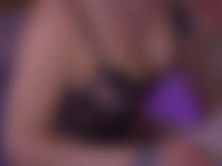Bllowjoyy's Live Sex Cam Show