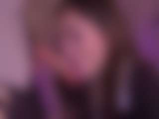 Bllowjoyy's Live Sex Cam Show