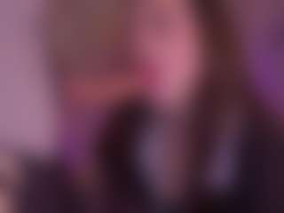 Bllowjoyyのライブセックスチャットショー