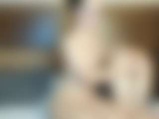 RoxySnowey's Live Sex Cam Show