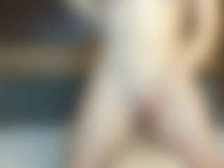 RoxySnowey's Live Sex Cam Show