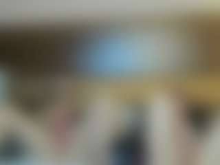 Live cam show with RoxySnowey - Shaved Pussy on livesuperchat.net