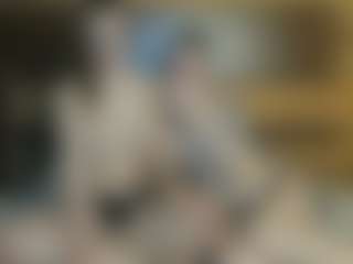 Live cam show with RoxySnowey - Teen (18+) on Camsoda