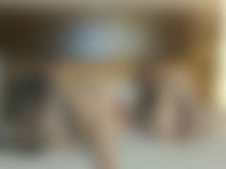 Live cam show with RoxySnowey - Teen (18+) on Uber Horny