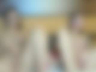 Live cam show with RoxySnowey - Squirt on Milfs Live