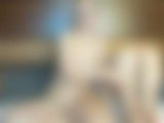 Live cam show with RoxySnowey - Lesbian on camgirlchat.live