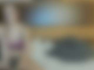Live cam show with RoxySnowey - Brown Eyes on Camsoda