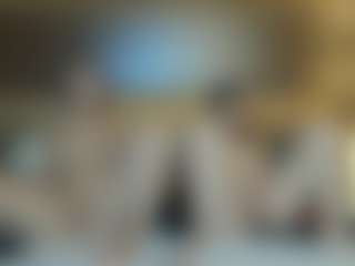 Live cam show with RoxySnowey - Teen (18+) on Gym Cam Girls