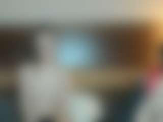 Live cam show with RoxySnowey - Petite on CamClone