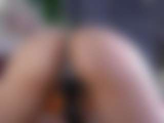 Live cam show with Milly - Cock Rating on Uber Horny