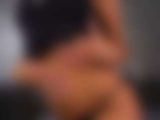 Live cam show with Isabella - Bitch on CamwithHer