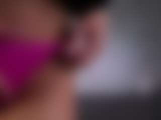 Live cam show with Isabella - Moaning on Camsoda