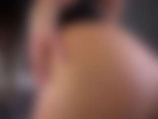 Live cam show with Isabella - Athletic Public on hotwifechat.live
