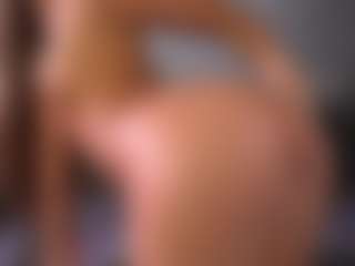 Live cam show with Isabella - Athletic on Chatstar