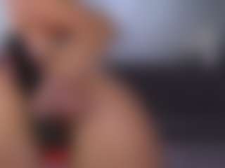 Live cam show with Isabella - Sporty on Camming Site