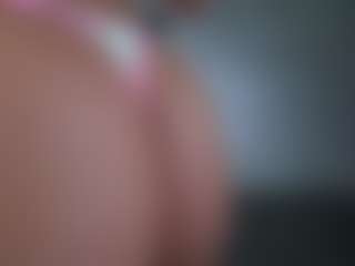 Live cam show with Isabella - College on realtime-chat
