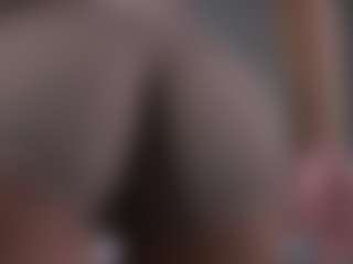 Live cam show with Isabella - Muscular on xfollow cams