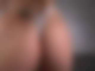 Isabella's Live Sex Cam Show