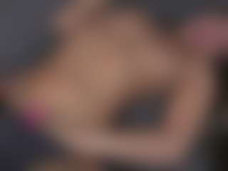 Live cam show with Isabella - Cute on Gym Cam Girls