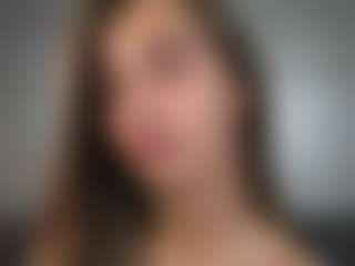 Live cam show with Isabella - Cute on CamwithHer