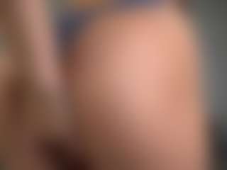 Live cam show with Isabella - Athletic on Camsoda