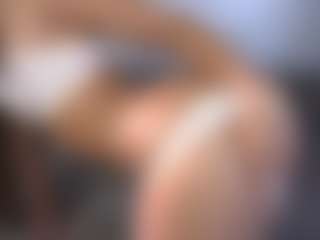 Live cam show with Isabella - Muscular on Porn Luv