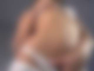 Live cam show with Isabella - Moaning on Camiplay Live