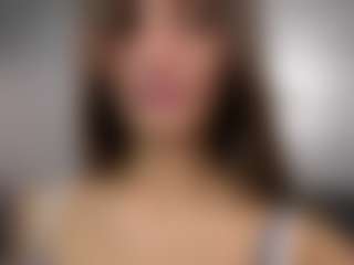 Live cam show with Isabella - Moaning on Milfs Live