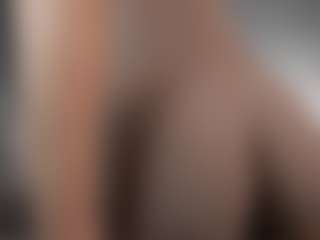Live cam show with Isabella - Muscular on camwithhim.com
