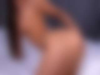 Live cam show with Isabella - Green Eyes on Lustler