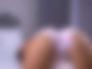Live cam show with Isabella - Fingering on googirlz