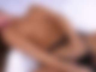 Live cam show with Isabella - Brown Hair on intimatelivegirls.com