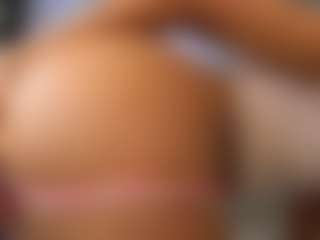 Live cam show with Isabella - Muscular on Camsoda