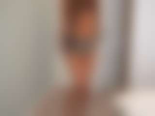 Live cam show with Isabella - Cute on CamClone