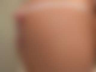 Live cam show with Isabella - Cute on liverealitysex.com